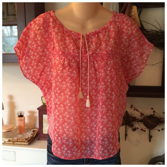 Sweet HOLLISTER Semi Sheer Top Tassel Tie Front Scallop Hem Size XS - Picture 1 of 5